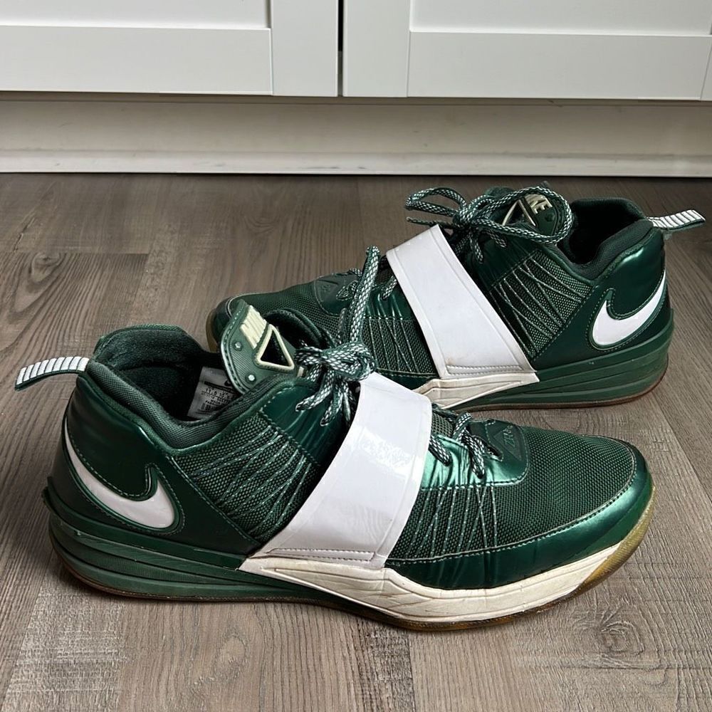 Nike Zoom Revis 24 Size 11.5 US Football Trainers NFL Jets 2012 555776-301